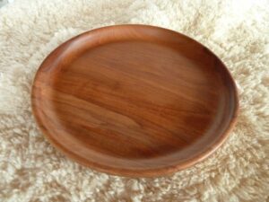 Assiette en bois de pommier 1045