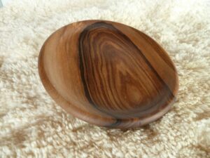 Petite assiette en bois de noyer 8