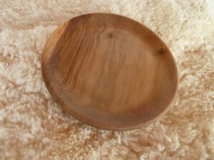 Petite assiette en bois de noyer 6