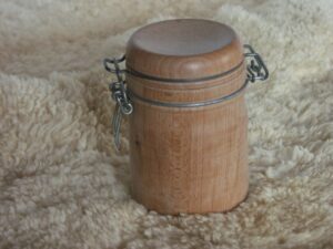 Pot "presque parfait" en bois