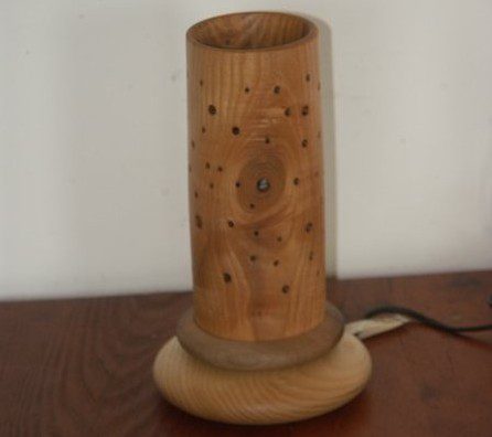 Lampe d'ambiance en frêne et noyer