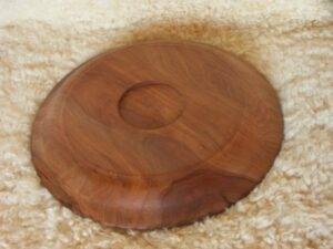 Assiette plate en pommier