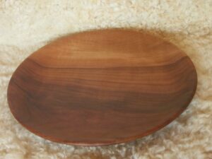 Assiette plate en pommier