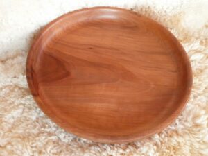 Assiette en bois de pommier