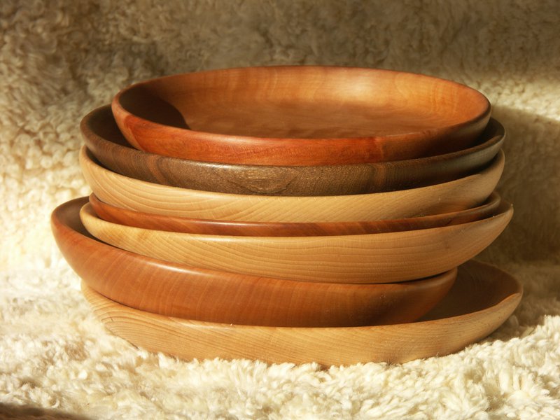 Assiettes mi-creuse en bois