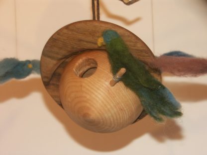 Maison d'oiseau décorative en bois et laine feutrée