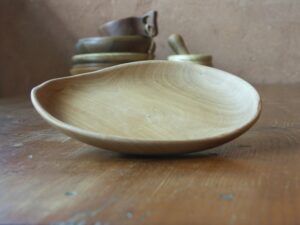 Assiette en cerisier