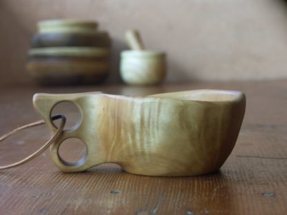 Kuksa en érable, modèle avec deux trous pour les doigts