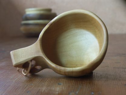 Kuksa en érable, modèle avec deux trous pour les doigts