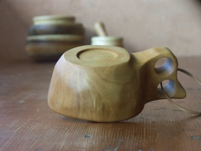 Kuksa en érable, modèle avec deux trous pour les doigts