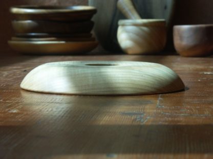 Assiette en frêne ondé