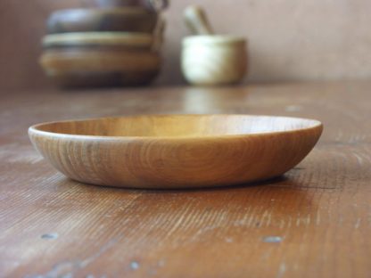 Assiette en bois de cerisier artisanale