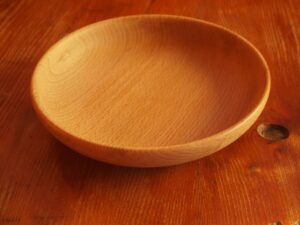Assiette creuse en hêtre 1012