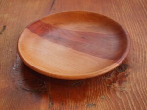 Assiette en poirier  20.5cm