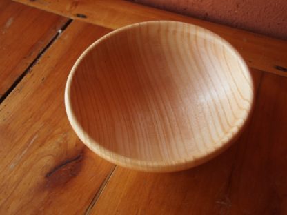 Assiette à soupe en bois de frêne