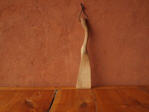 Pelle à tarte en bois de noyer