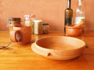 Assiette "à oreilles" en pommier 991