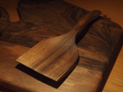 Spatule en bois de noyer