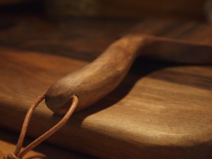 Spatule en bois de noyer