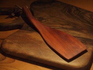 Spatule en bois de poirier