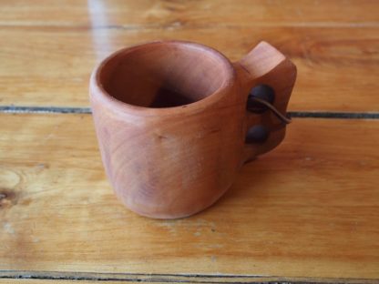 Mug en bois de pommier