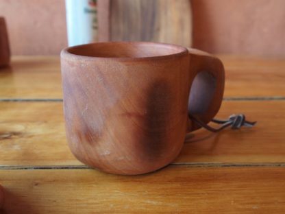 Mug en bois de pommier