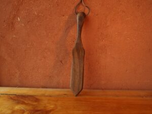 Spatule à crêpes en noyer