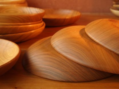 Assiettes en bois de merisier