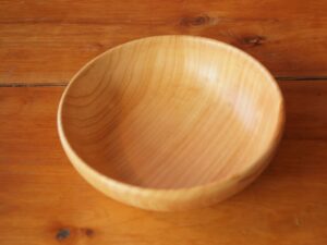 Assiette en bois de frêne