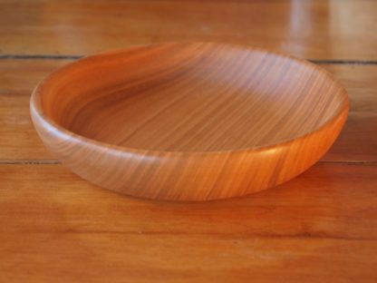 Assiette pour bébé en bois de merisier