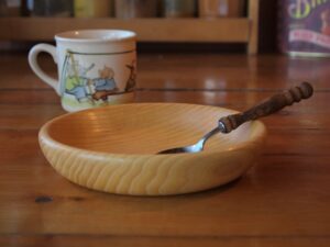 Assiette en frêne. Pour bébé - 16 cm 989