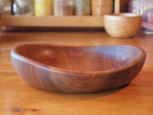 Assiette creuse en noyer - 23cm 980