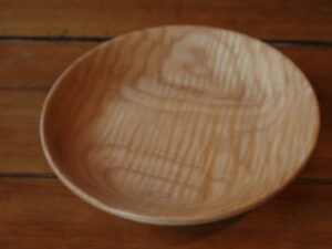 Assiette en frêne ondé - 23cm 975