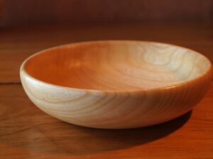 Petite assiette creuse en frêne - 17cm 973