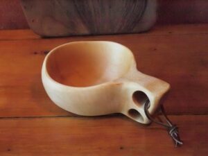 Grande kuksa en érable toute cabossée