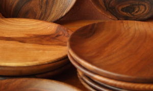 Assiettes plates en bois