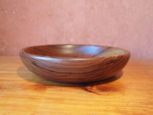 Assiette creuse en noyer - 20cm 954