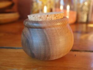 Pot à épices en noyer "culbuto"