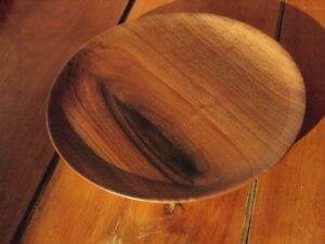 Assiette plate en noyer – 24,5cm 914