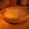 Assiette creuse en frêne olivier ondé – Image 5