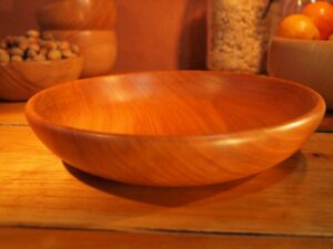 Assiette creuse en merisier 881