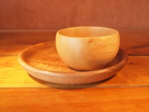 Assiette en noyer et son bol en érable 880