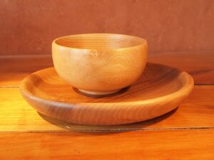 Assiette en noyer et son bol en érable 879