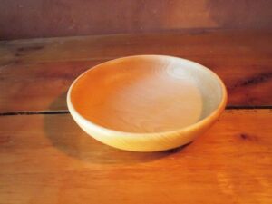 Assiette creuse en érable – 20cm