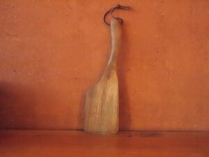 Spatule en bois de noyer