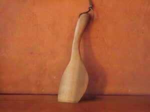 Spatule en bois de noyer