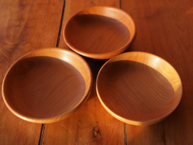 Assiettes creuses en merisier – Image 2