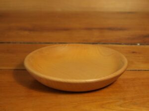 Assiette mi-creuse en érable