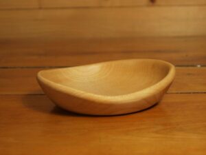 Assiette mi-creuse en érable – Taille bébé 871