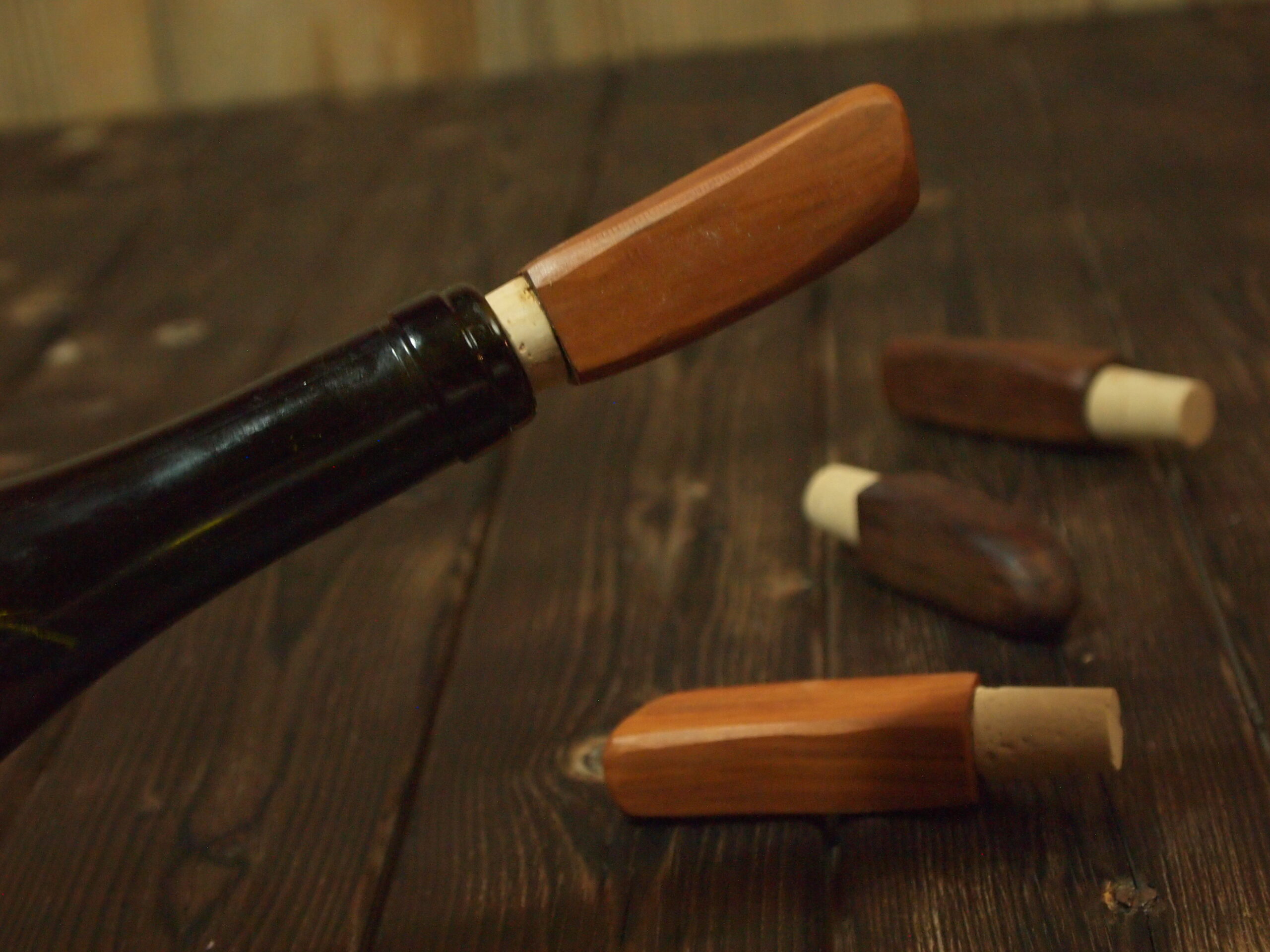 Bouchon de bouteille en bois